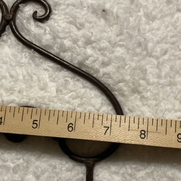 Wrought iron wall hanging plate holder - Picture 3 of 3